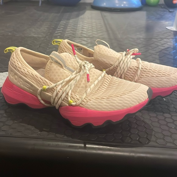 Sorel sneakers - Picture 1 of 3